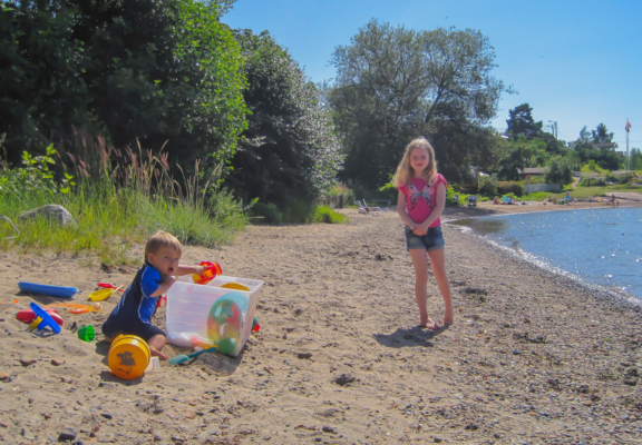 I 2011 var det fremdeles masse sand for barn å grave i på den nordlige delen av stranden